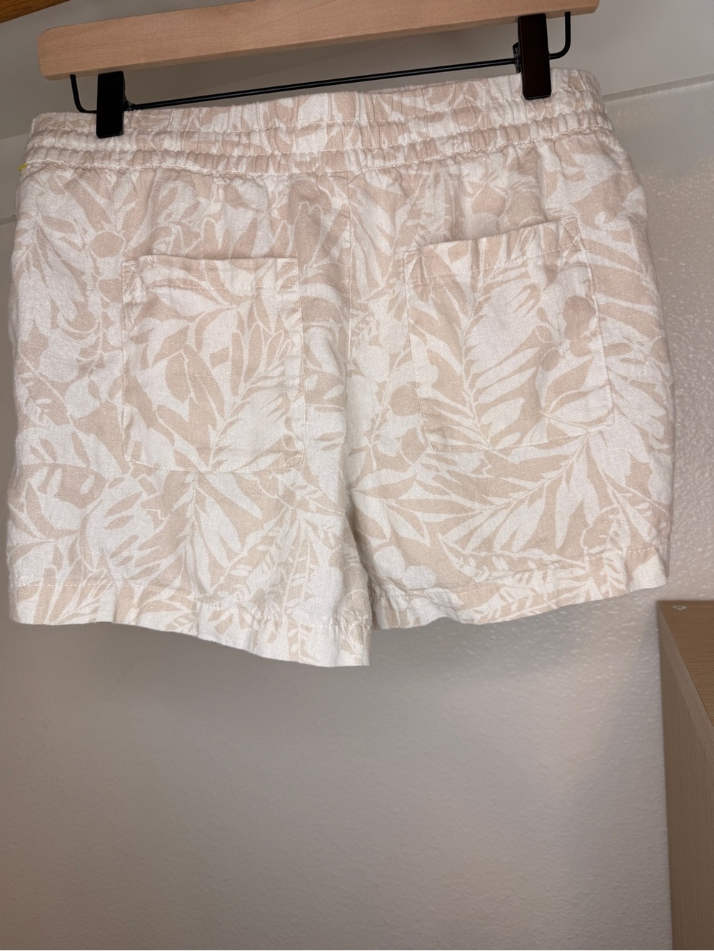 GAP Linen Blend Pull‑On Shorts Beige Leaf Print Size Small